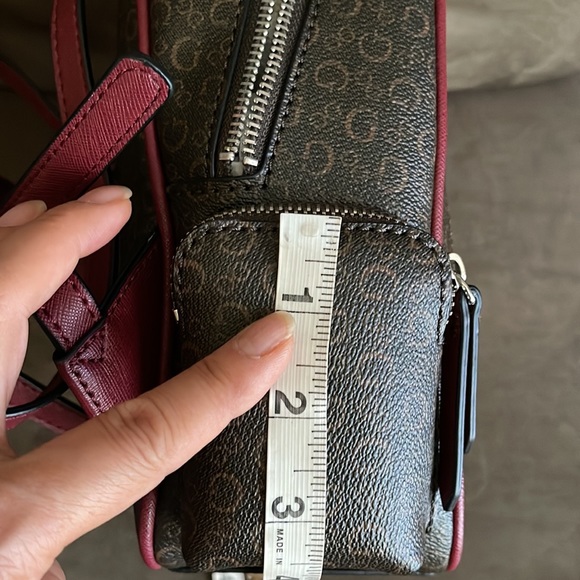 GUESS handbag/backpack/shoulder bag - Picture 13 of 14